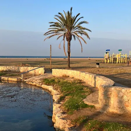 Duplex Con Terraza En La Playa 아파트 콤마루가